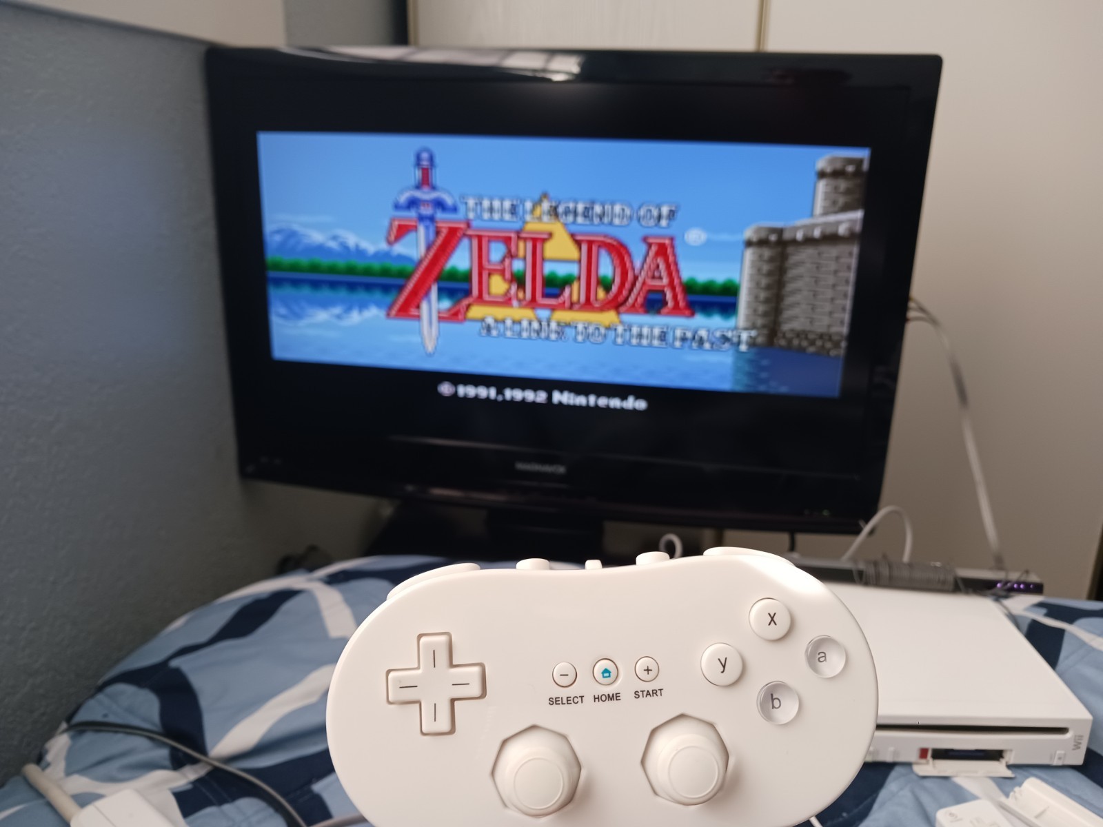 Nintendo Wii Console Bundle (RVL-001) ●Wii Sports Resort ●GameCube ●Zelda Link