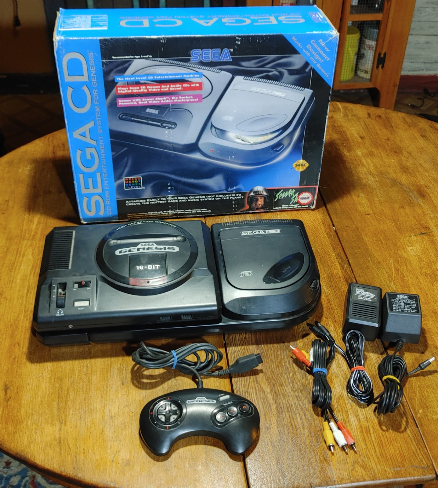 Sega CD Model 2 Console Genesis Bundle Consoles w Controller & Box *TESTED*