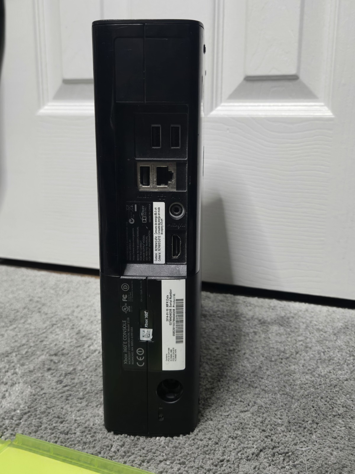 Xbox 360 E WORKS GREAT READ!!!
