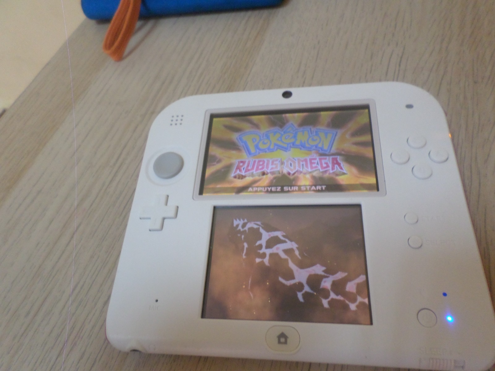 Nintendo 2DS White Red Console Bundle – 4 Games, Charger, Case, Stylus, 4GB SD