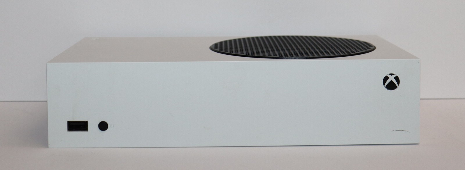 Microsoft Xbox Series S 1883 512GB White Console For Parts or Repair Not Working