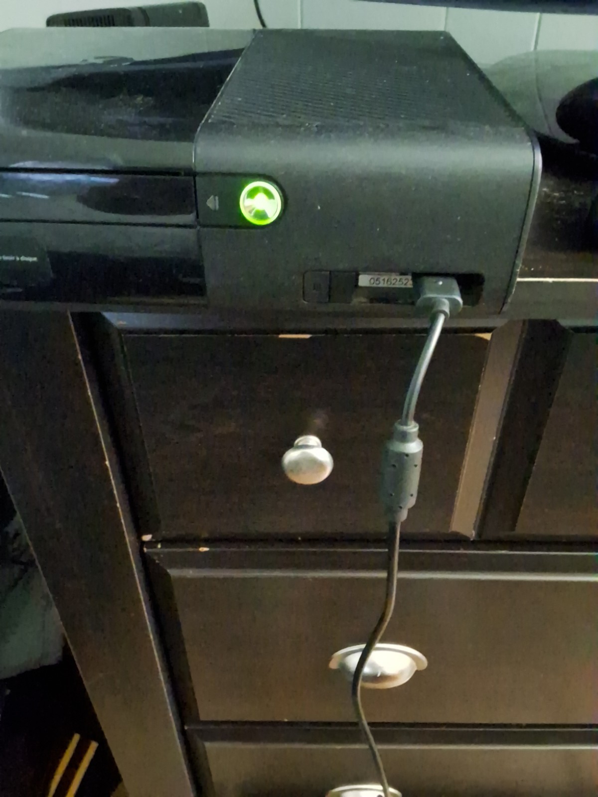 Xbox 360E Game Console Bundle – Controller, cable, games, – working