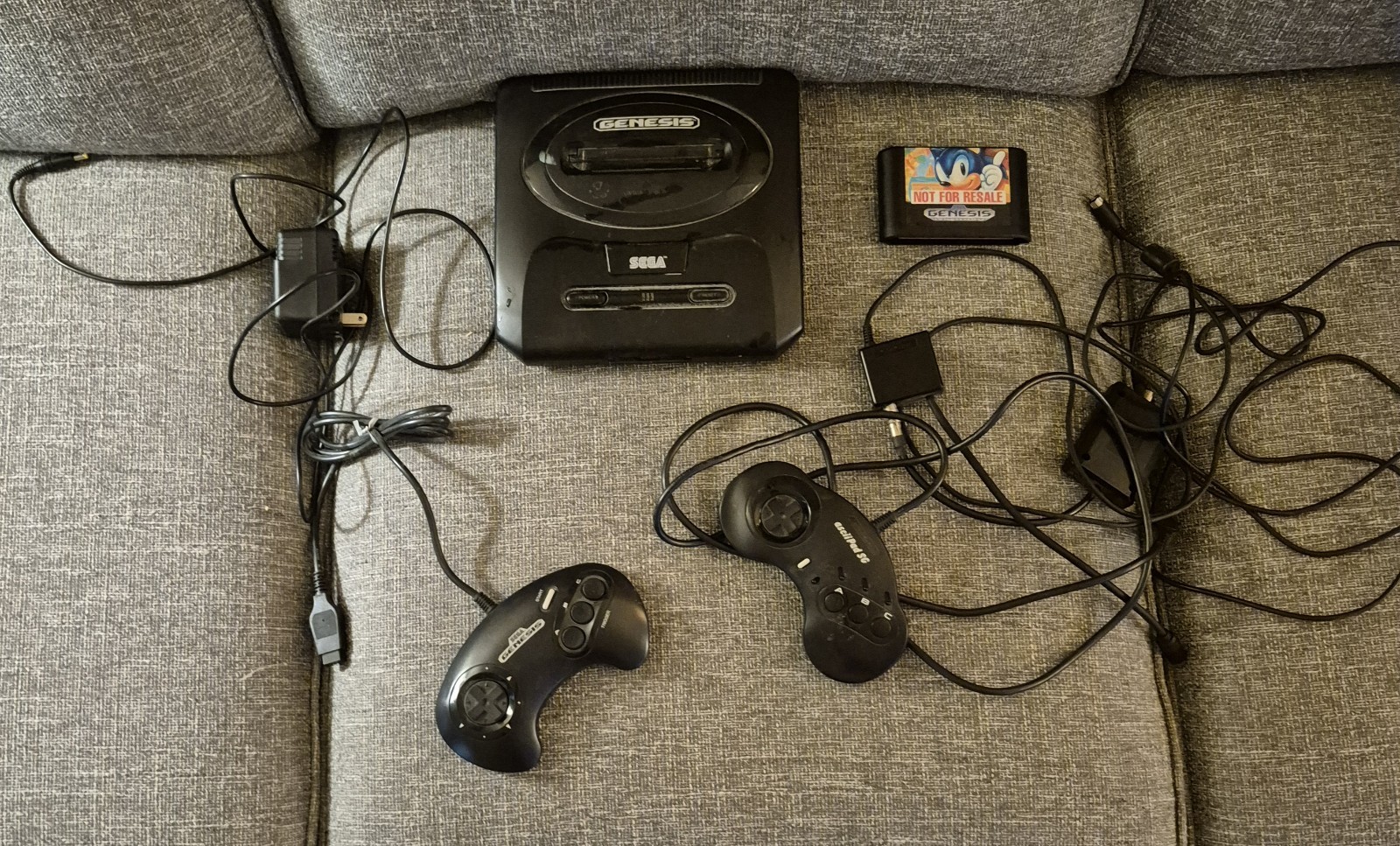 Original OEM Sega Genesis System Model 2 Console Complete w/ Sonic Game Tested