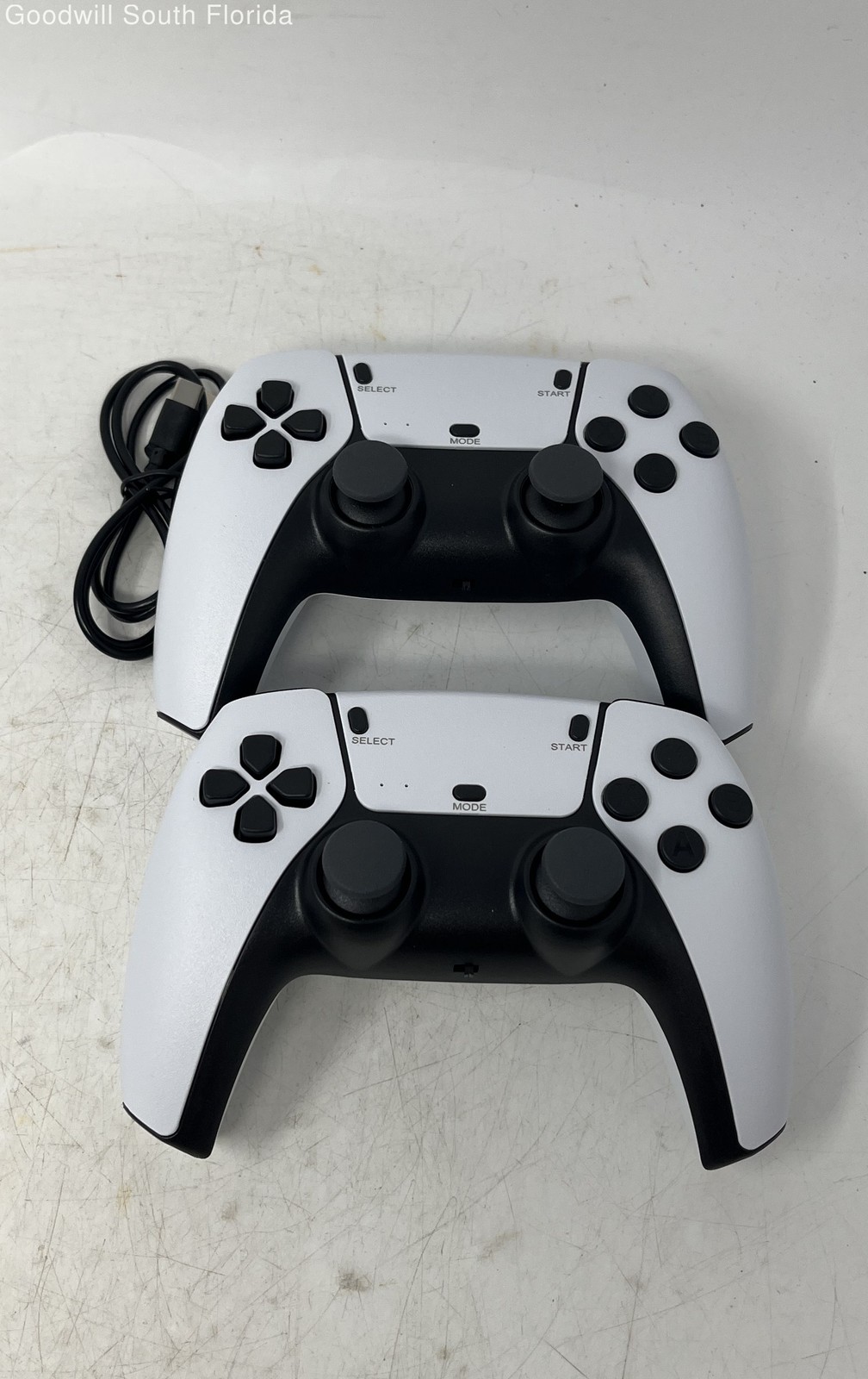 Black White M15 Plus 2.4G Wireless Game Stick Pro Controller 2 Pcs-Not Tested