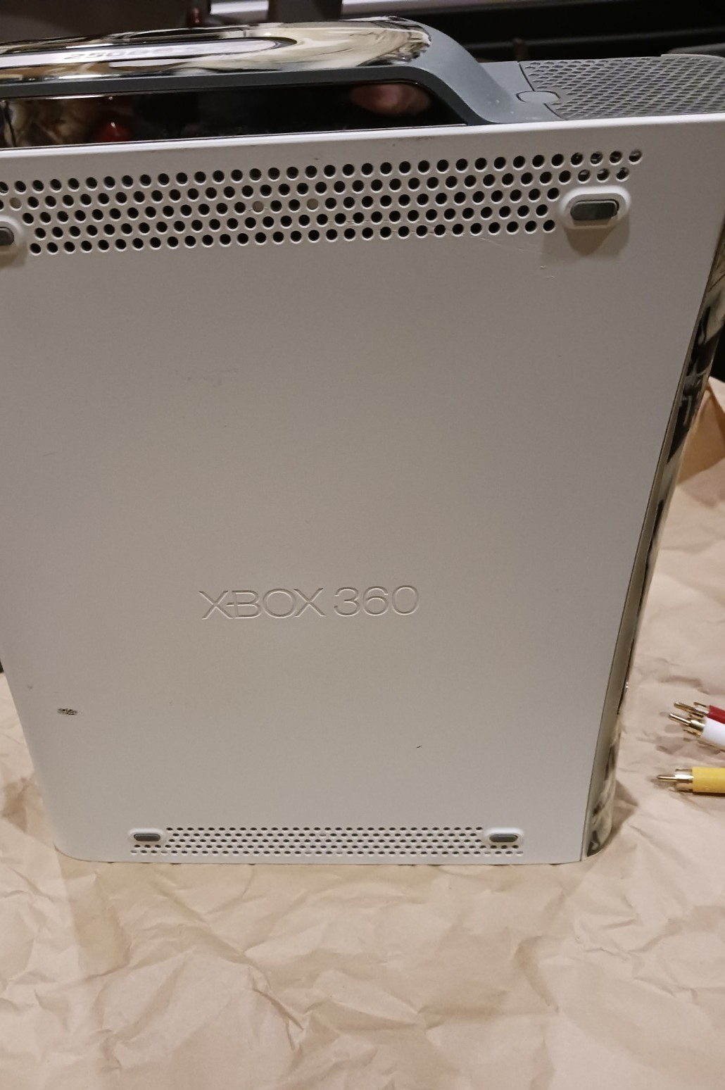 XBOX 360 Console w/ 250GB HDD & Official MS AV CABLES FOR PARTS/REPAIR AS IS