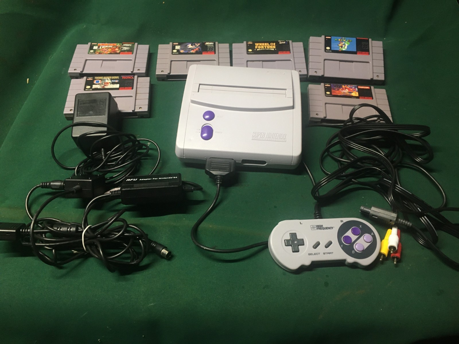 Super Nes Nintendo SNS-101 and games.