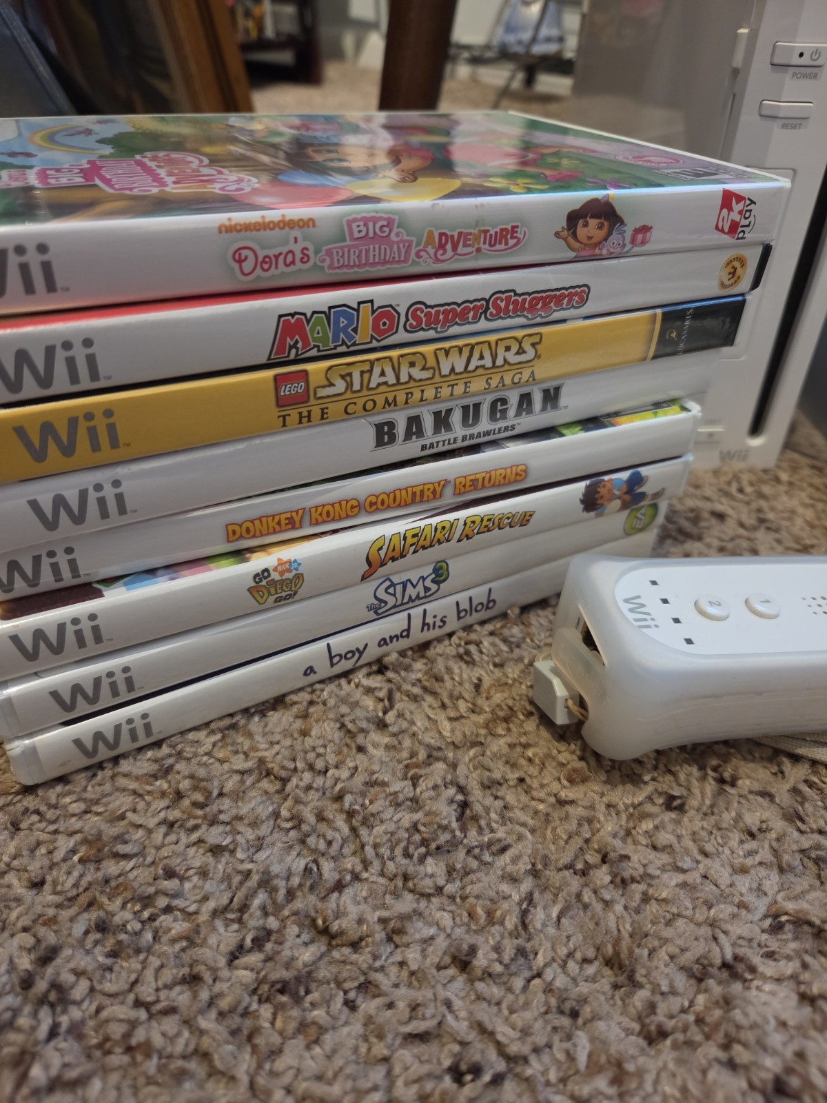 Nintendo Wii System With Games Bundle 8 Games 2 Joysticks 1 Controller