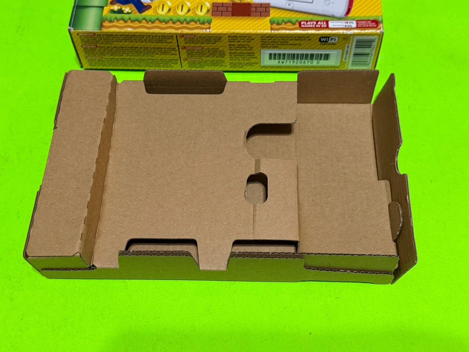 New Super Mario Bros. 2 Nintendo 2DS System Console Original Box w Tray Only!