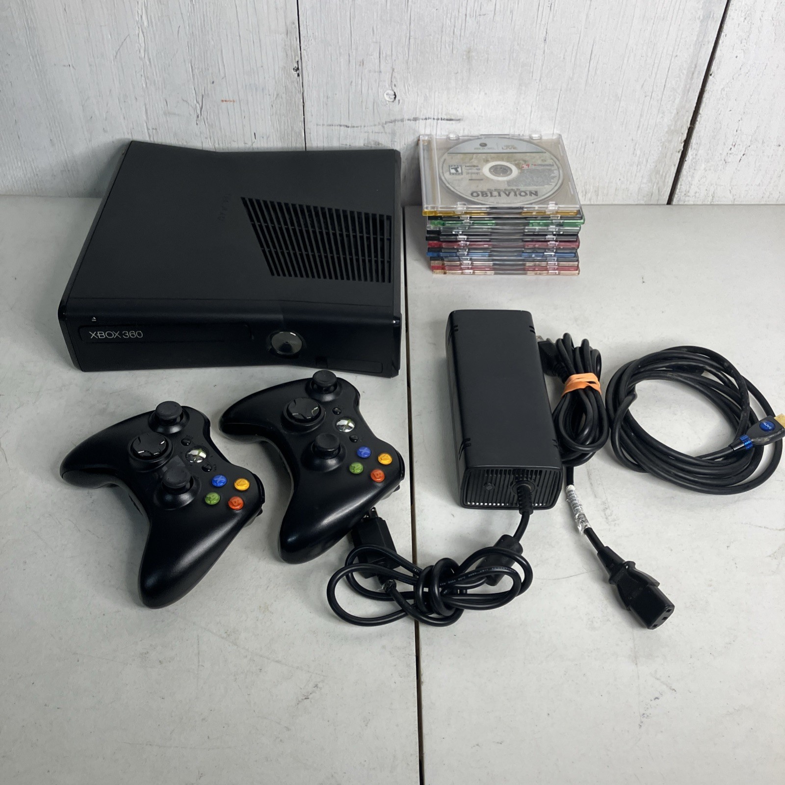 Xbox 360 S Slim Bundle 1439 Console 250GB 15 Games Oblivion Fallout 3 Dead UFC