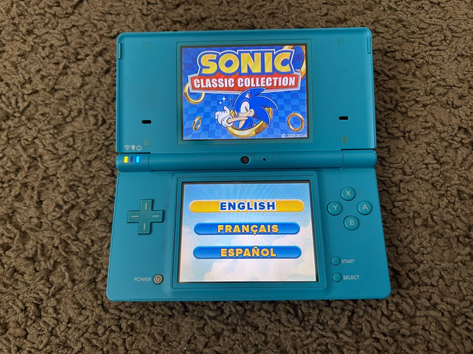 Nintendo DSi Handheld System Blue + Sonic Classic Collection bundle lot console