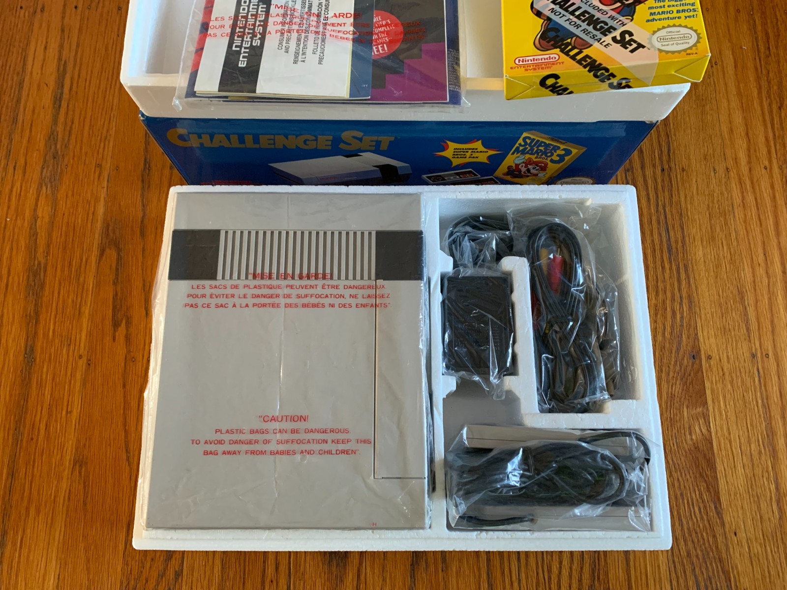 Nintendo NES Challenge Set console system 100% complete in box with protector