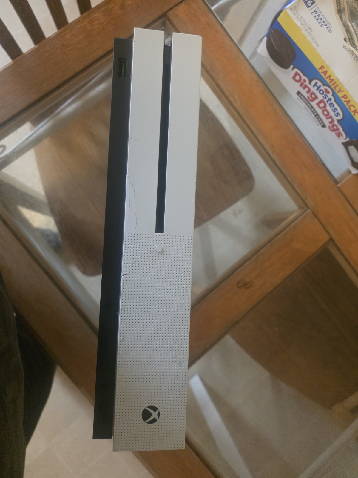 Microsoft Xbox One S 1tb – White *console only* COSMETIC DAMAGE TESTED