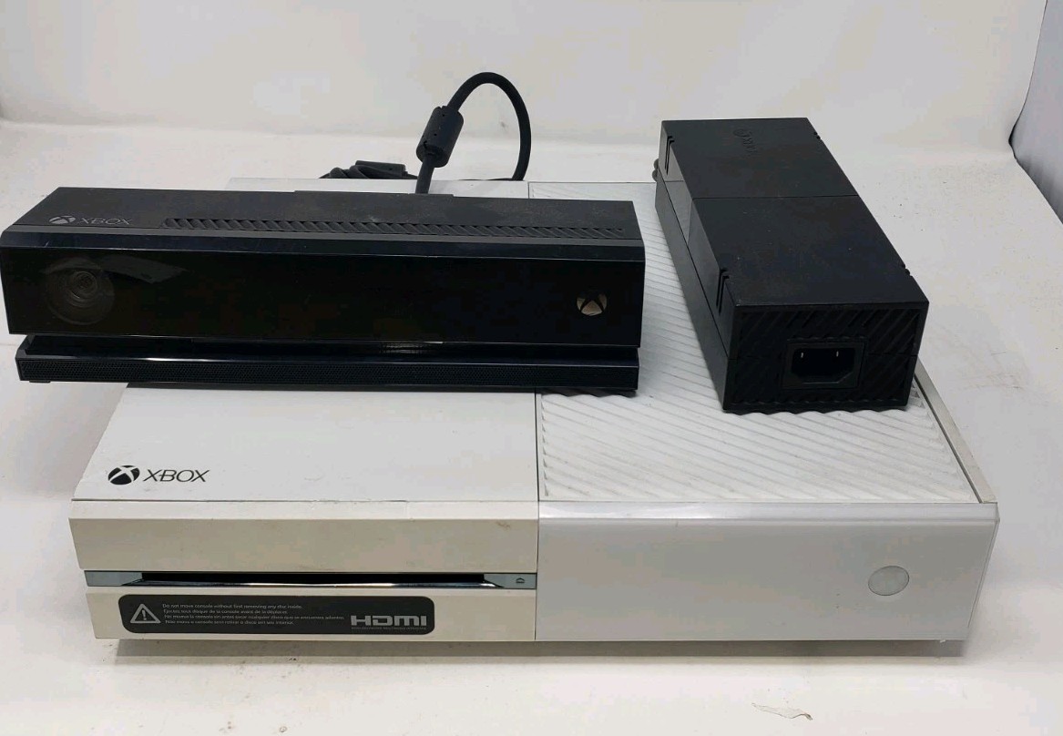 Microsoft Xbox One 1540 500GB Console White -with kinect