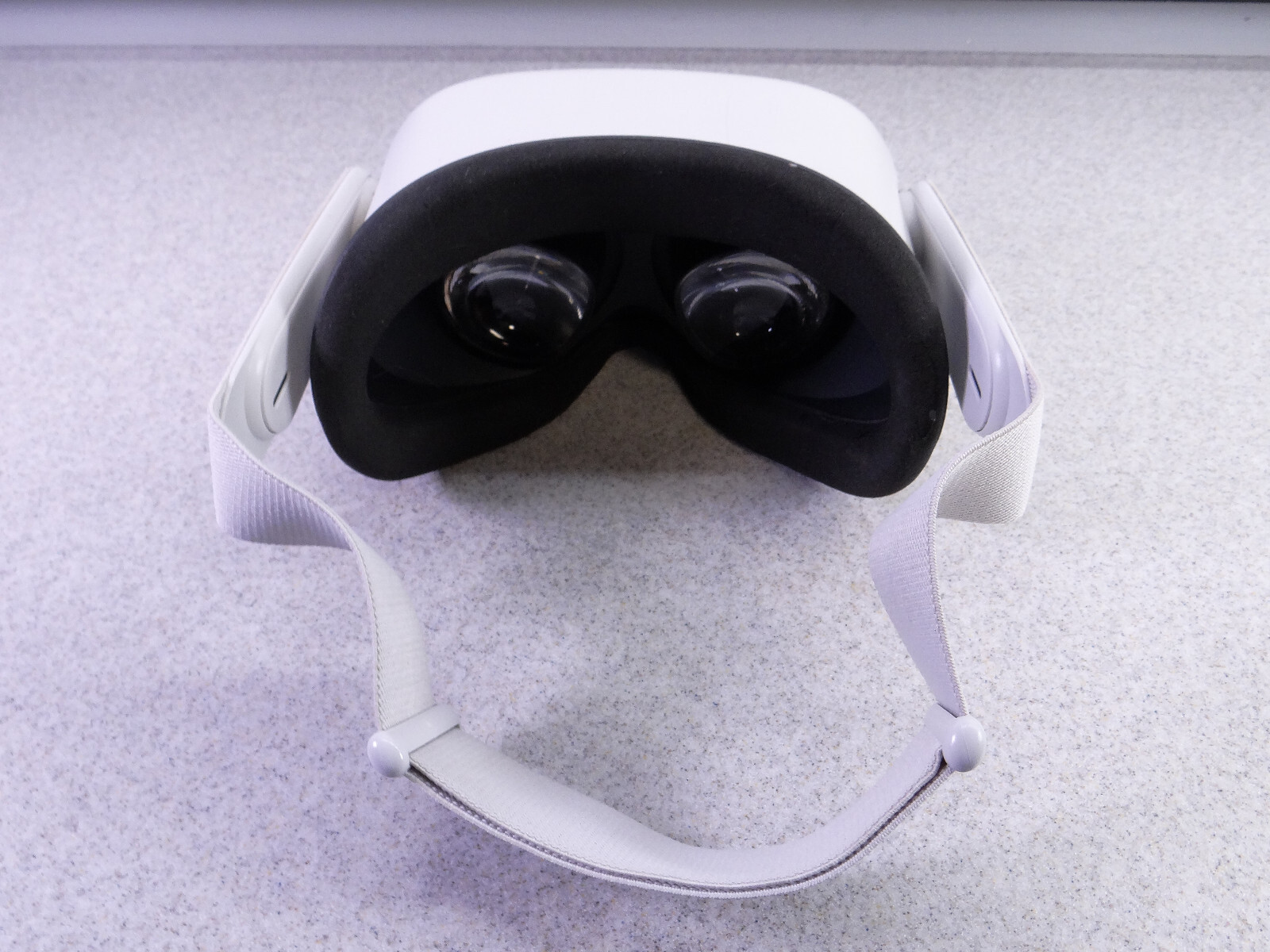 Meta Quest 2 64GB Virtual Reality Headset KW49CM Headset only