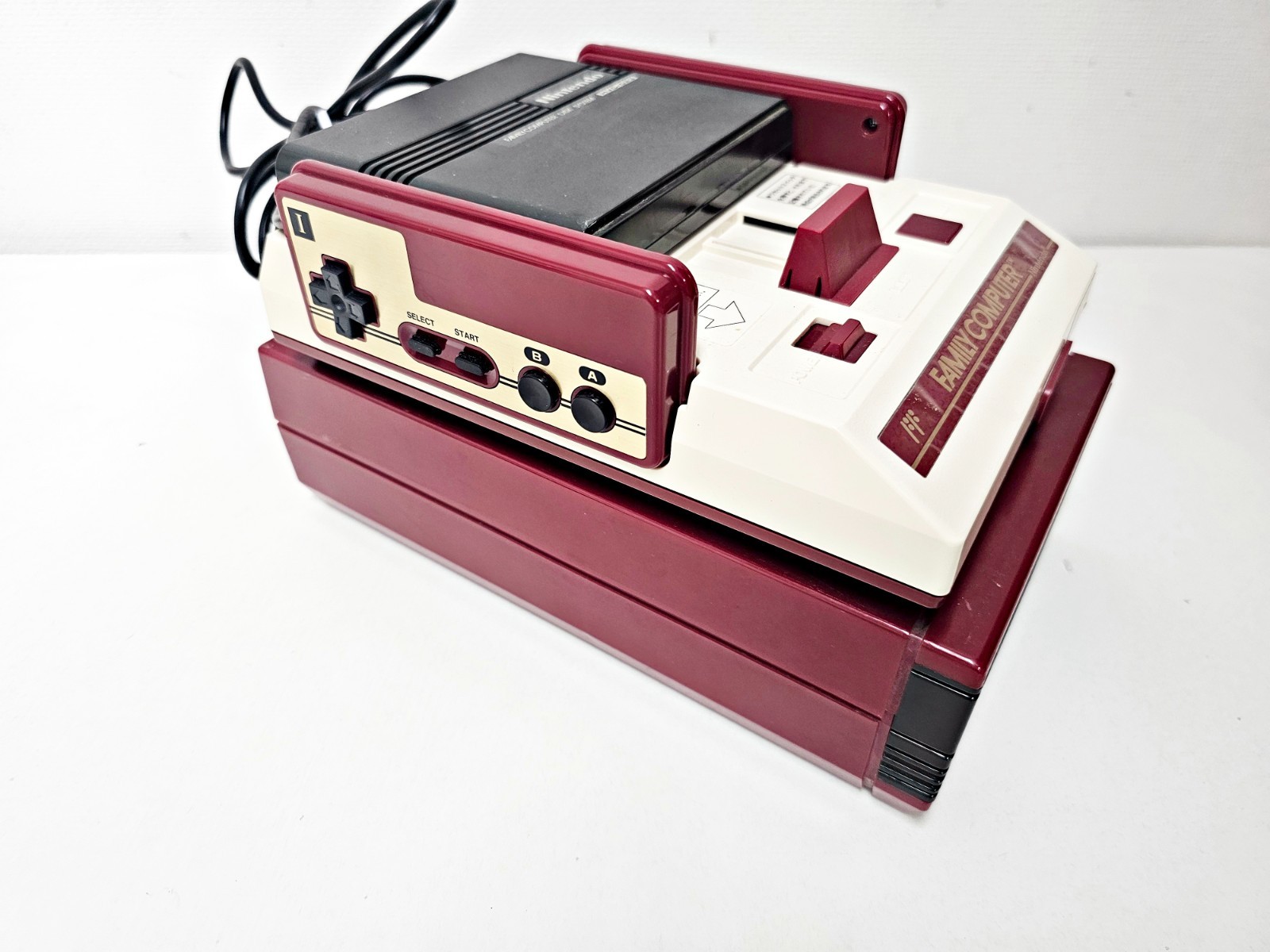 Nintendo Famicom & Famicom Disk System Set 075