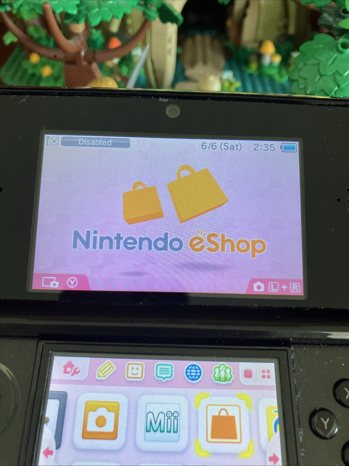 Nintendo 3DS Black CTR-001 Game System Console w/ Charger