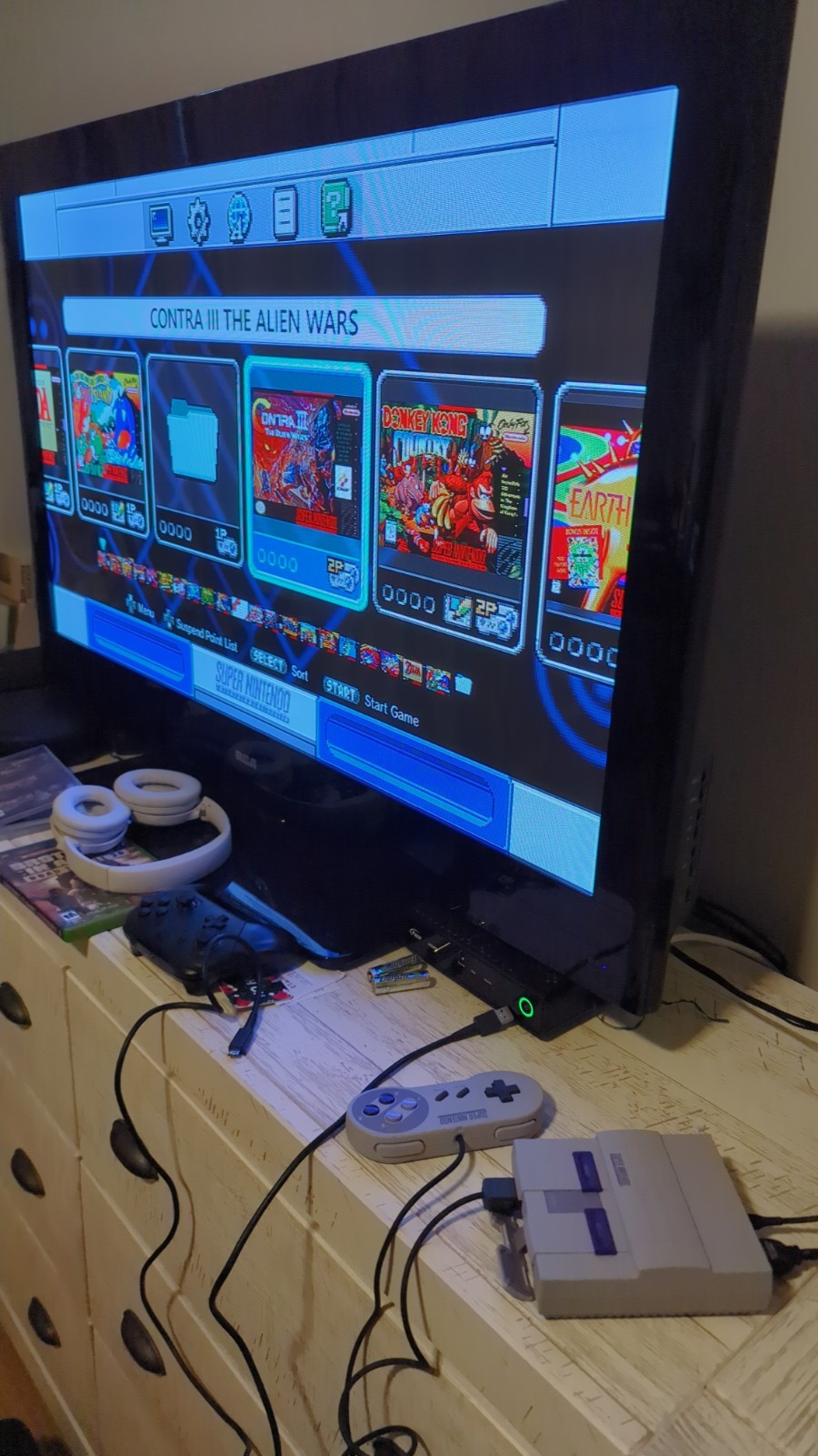 Nintendo Super NES Classic Edition Console w/1 Controller & AC *used/works*
