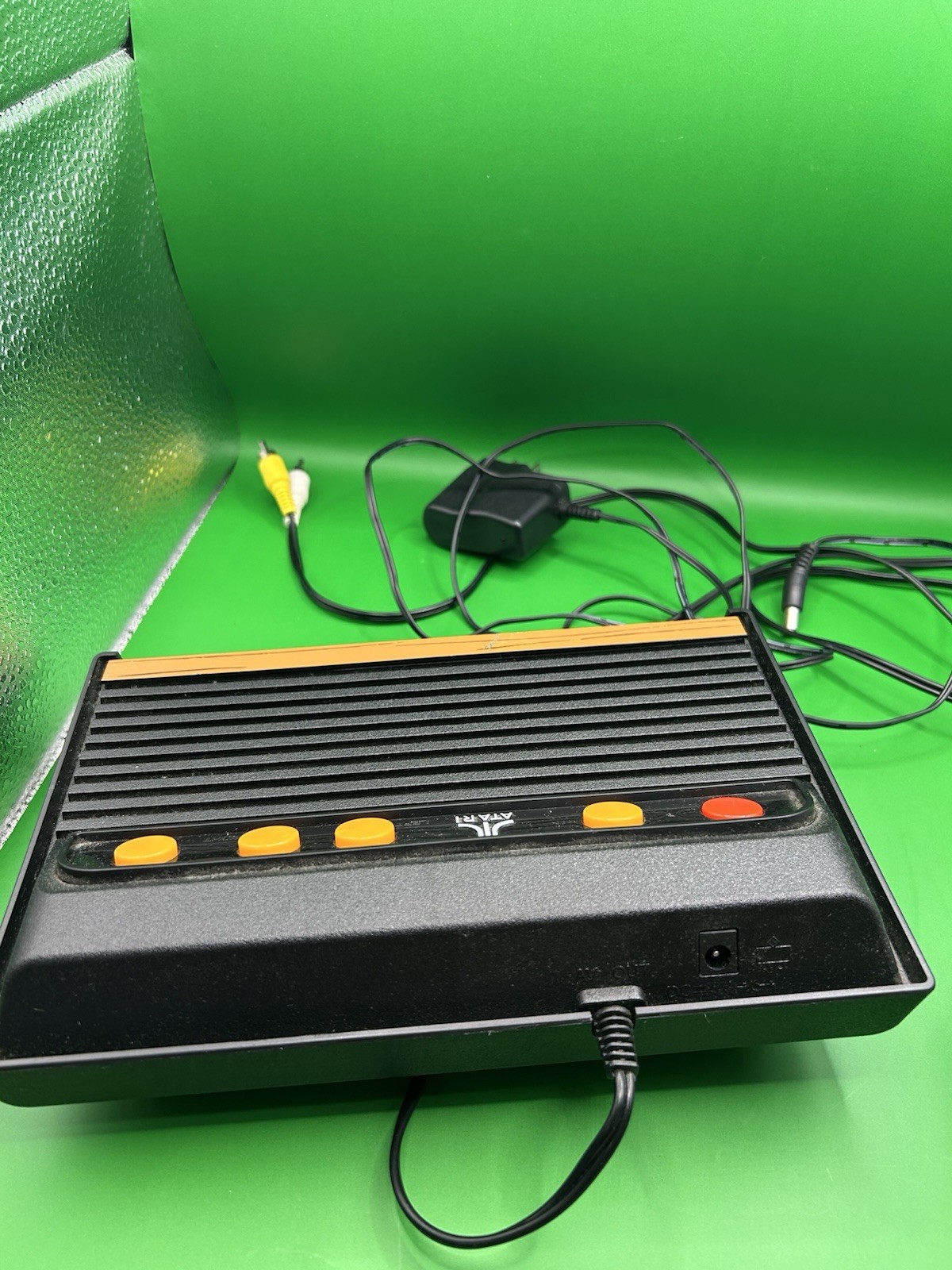 Atari Flashback 2 Classic Console w/2 Controllers 40 Built-In Games