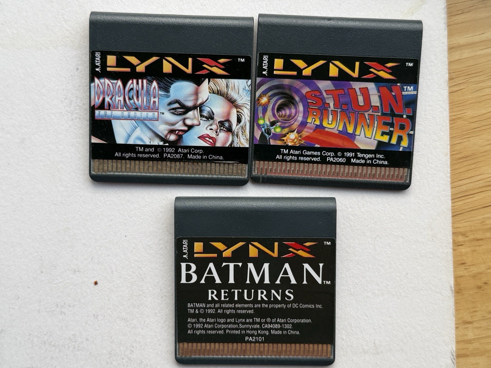 ATARI LYNX II HANDHELD GAME SYSTEM PAG-0401 BATMAN RETURNS STUN RUNNER DRACULA