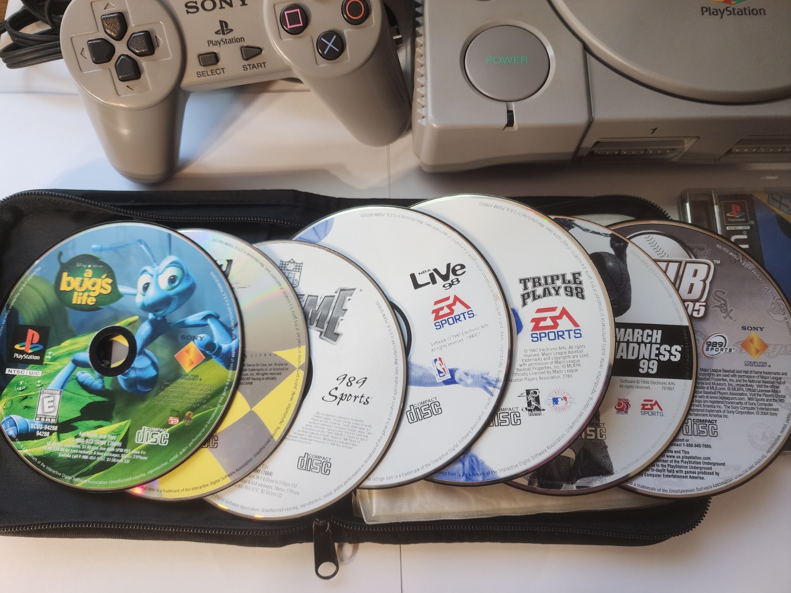 Playstation 1 SCPH-5501 Bundle 1 Controller 10 Games And Manual. Tested