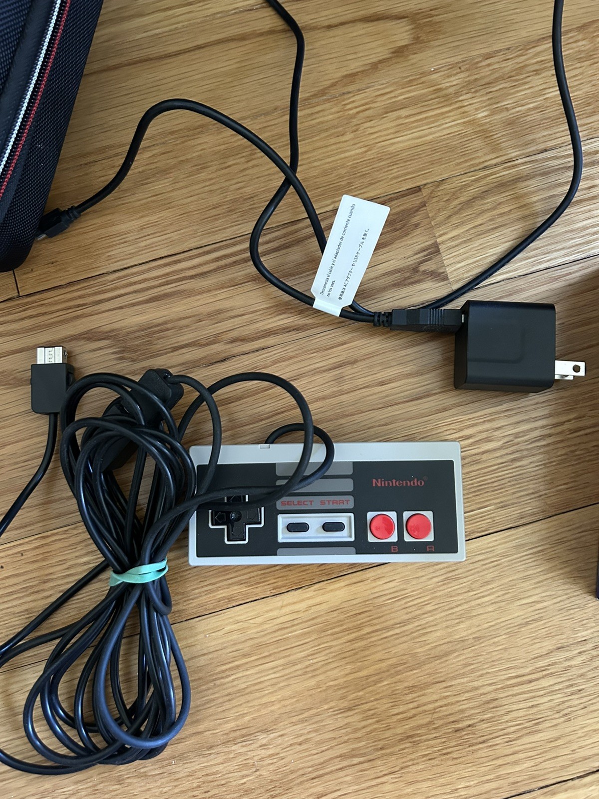 Nintendo NES Classic Edition Mini Console – With Controller, Box, Case and more