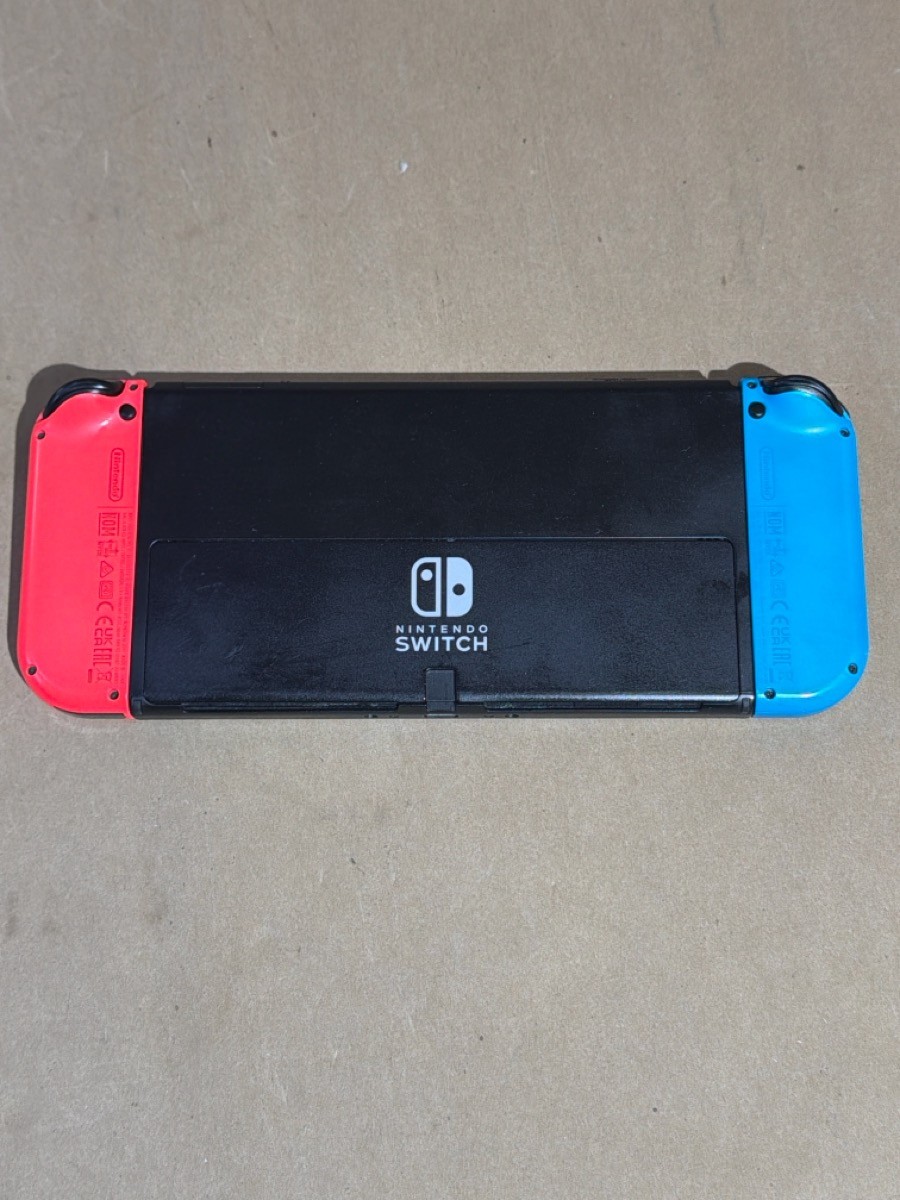NINTENDO SWITCH HANDHELD – OLED – HEG-001 (B33008076)