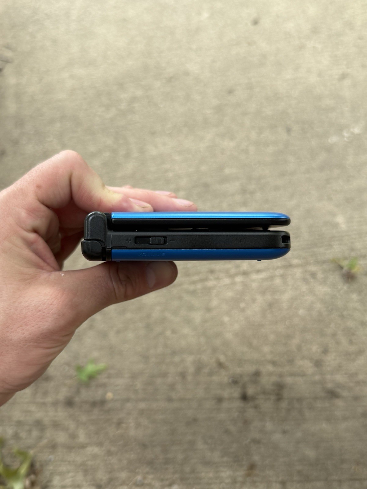 Nintendo 3DS XL Blue/Black Handheld Console Complete – MINT Condition