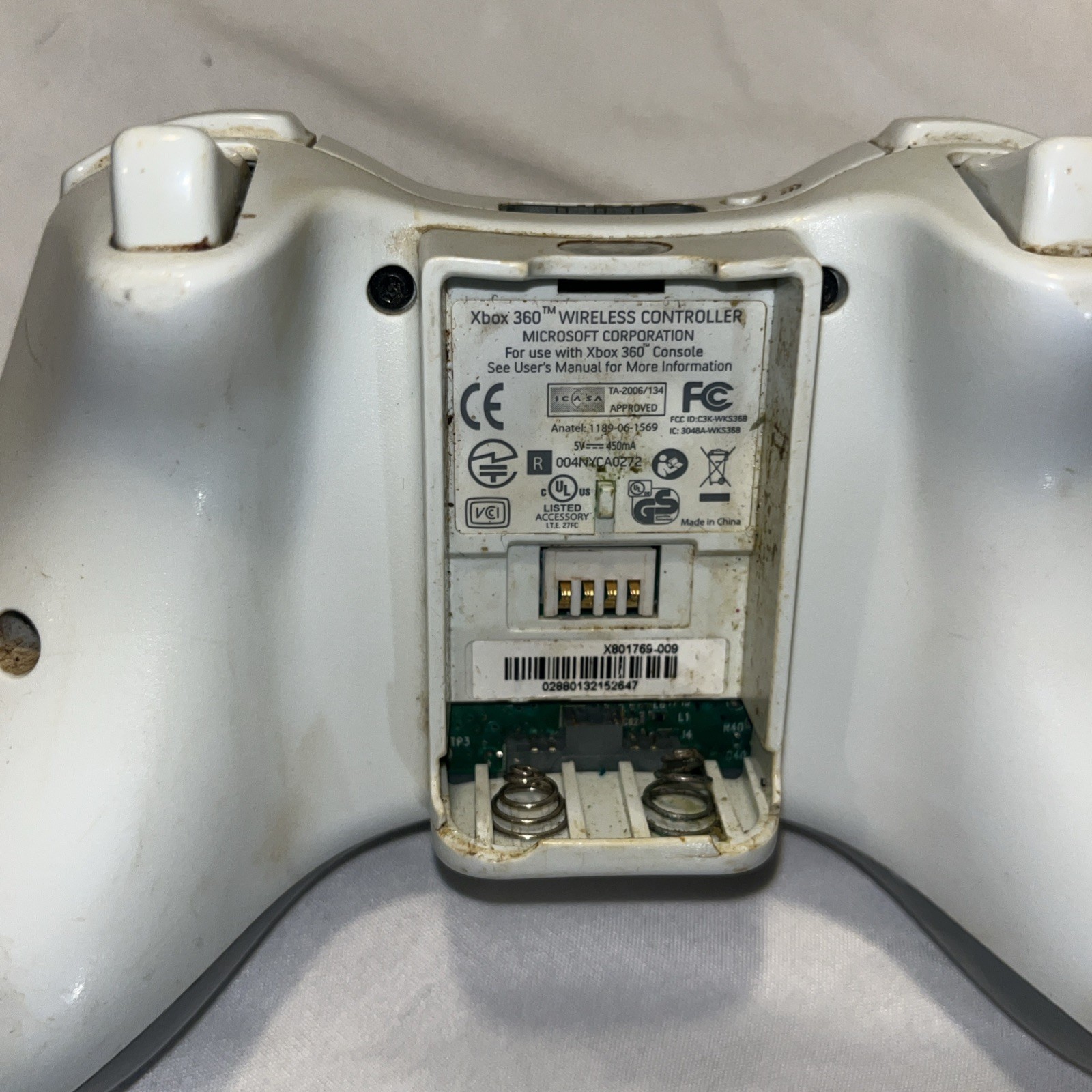 Microsoft Xbox 360 120GB White Bundle: 2 Controllers Wires Tested Factory Reset