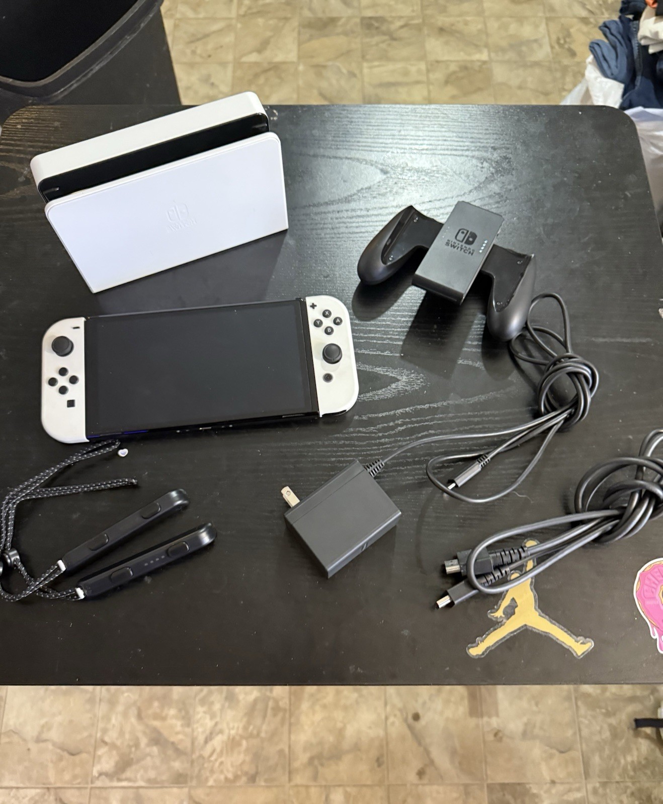 Nintendo Switch OLED Model – 64GB/White (HEGSKAAAA)