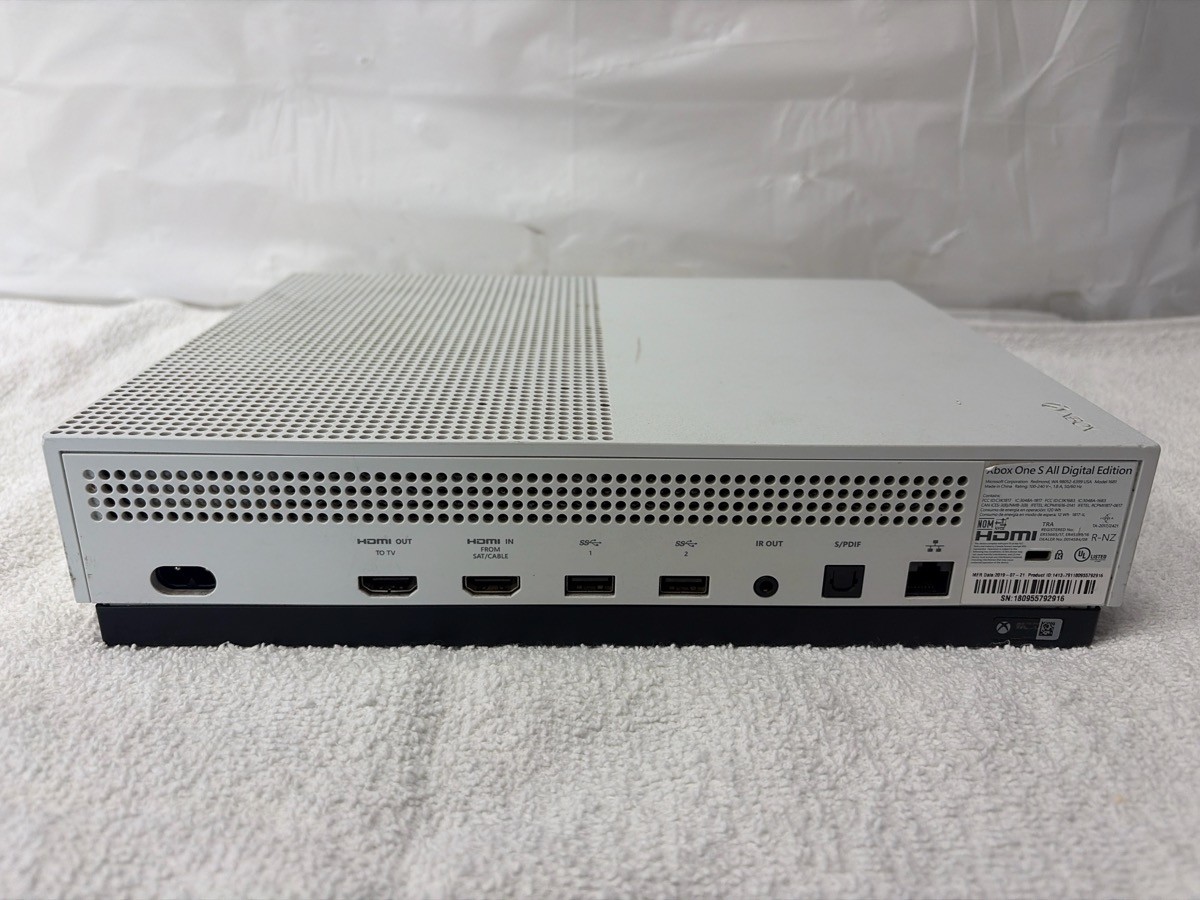 PRE OWNED MICROSOFT XBOX ONE S – CONSOLE – ALL-DIGITAL EDITION – 1TB (P23016500)