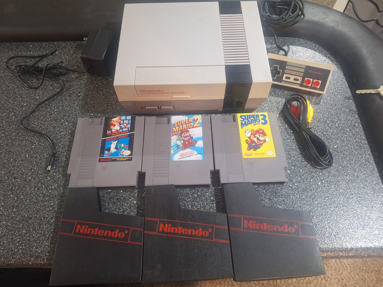 Original NES Nintendo Console Bundle With MARIO 1 2 3 TRILOGY Games TESTED
