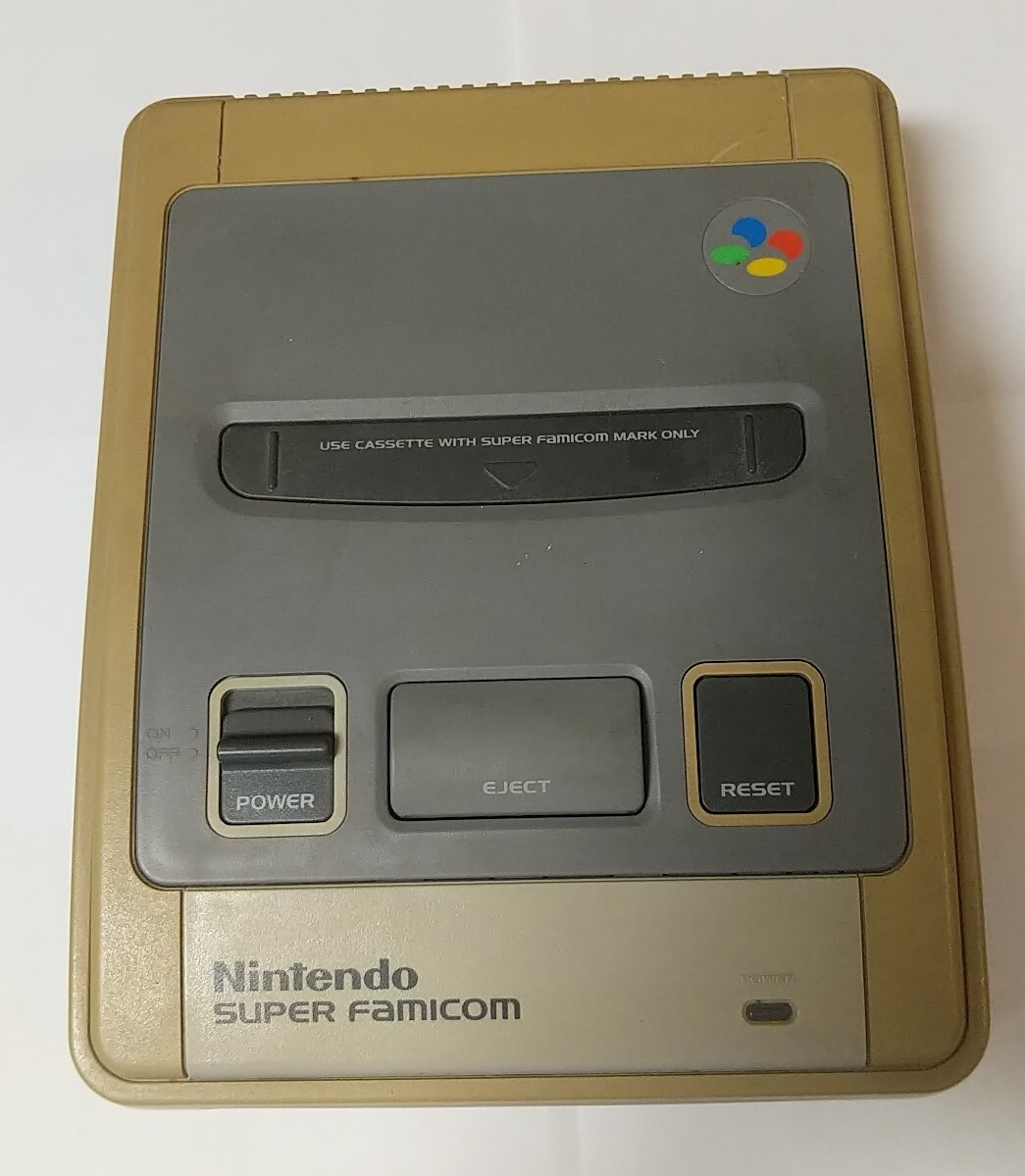 Broken, For Parts. Nintendo Super Famicom Console. HVC-002. BROKEN – BMcx03