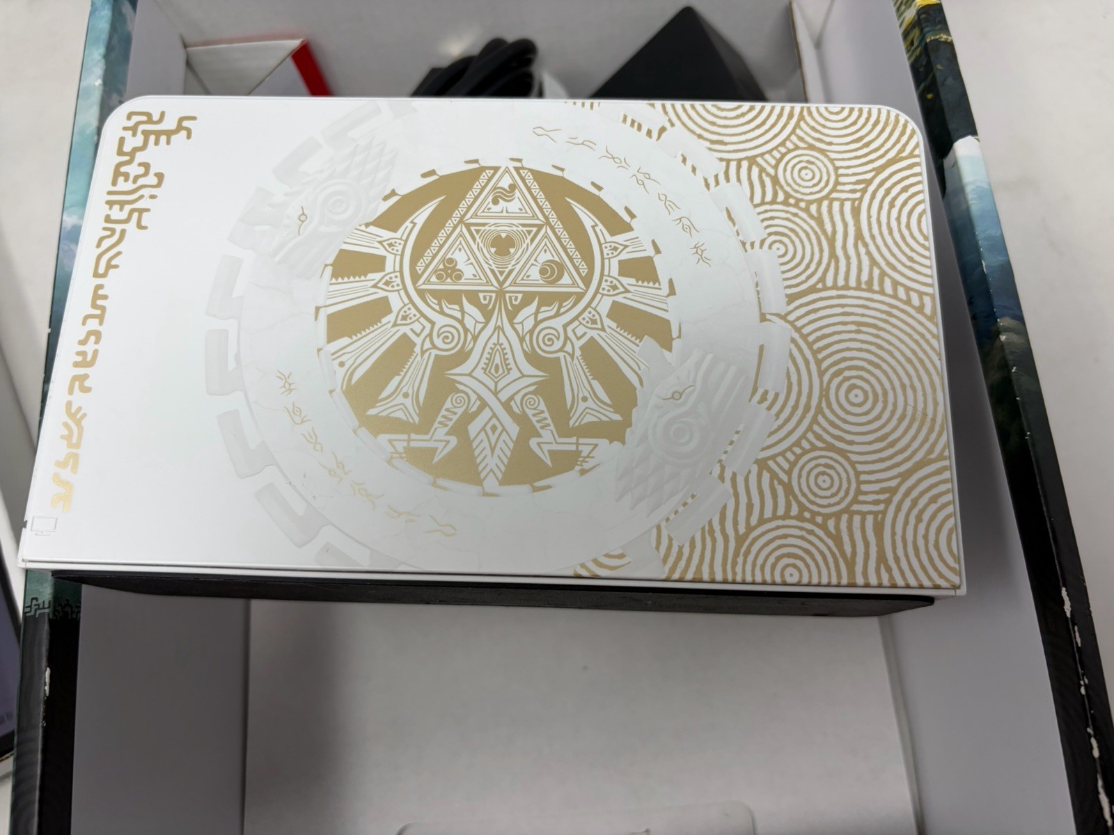 Nintendo Switch OLED Model HEG-001 The Legend of Zelda: Tears of the Kingdom CIB