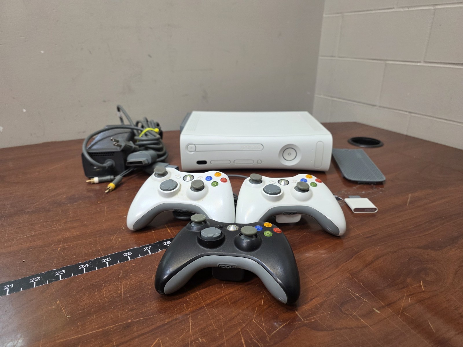 Microsoft XBox 360 White Video Game Console Gaming System 60GB