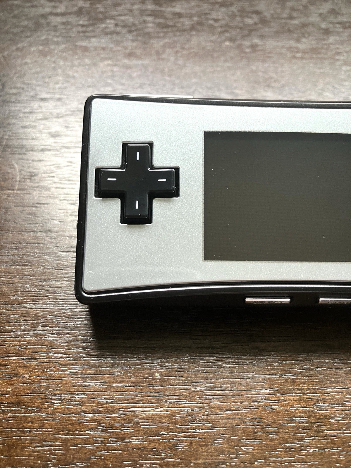 Gameboy Micro – Silver – Near Mint Condition – Tested – w/ Charger and Case