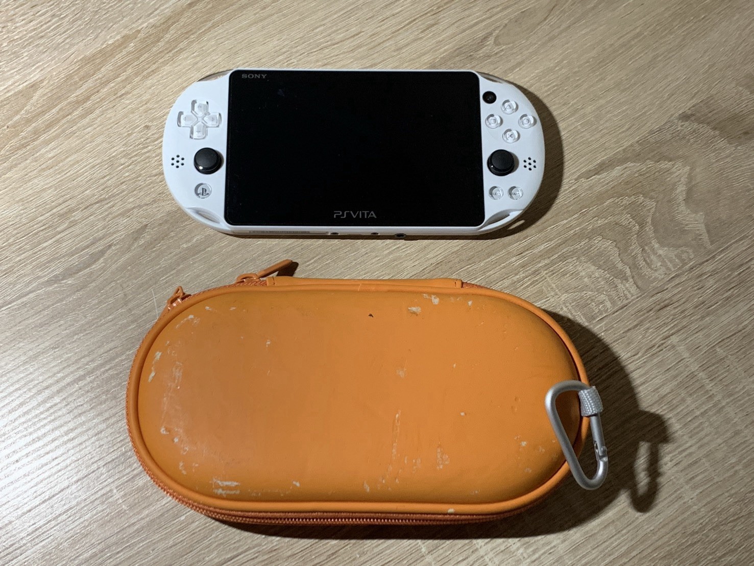 1203 PlayStation PS Vita PCH-2000 Glacier White Near Mint TESTED