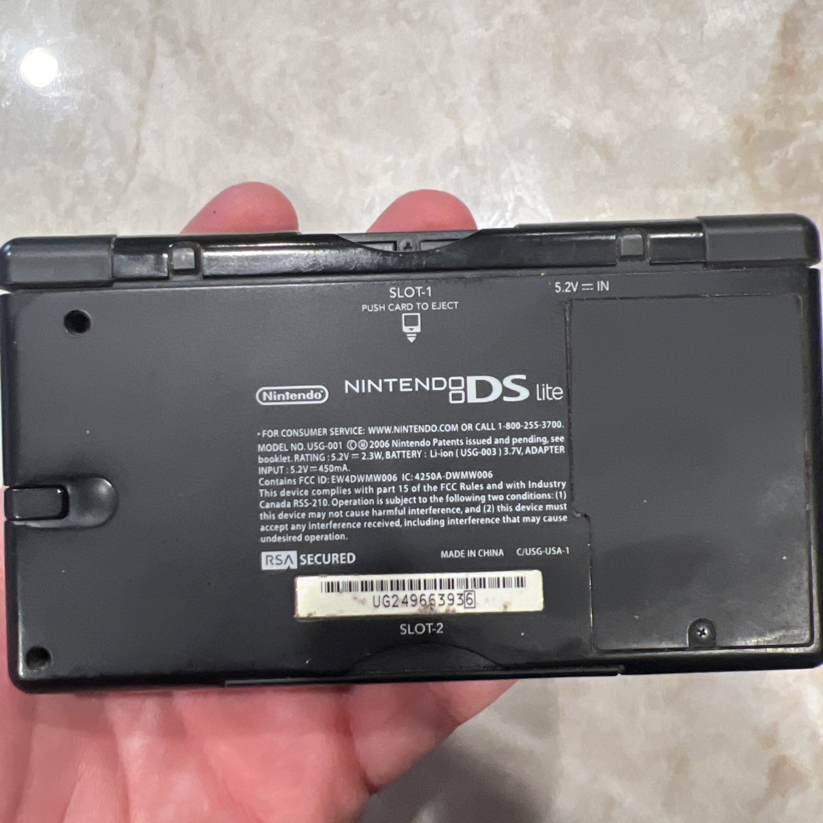 Nintendo DS Lite Console Cobalt/Black – Top Screen Cuts Out Read