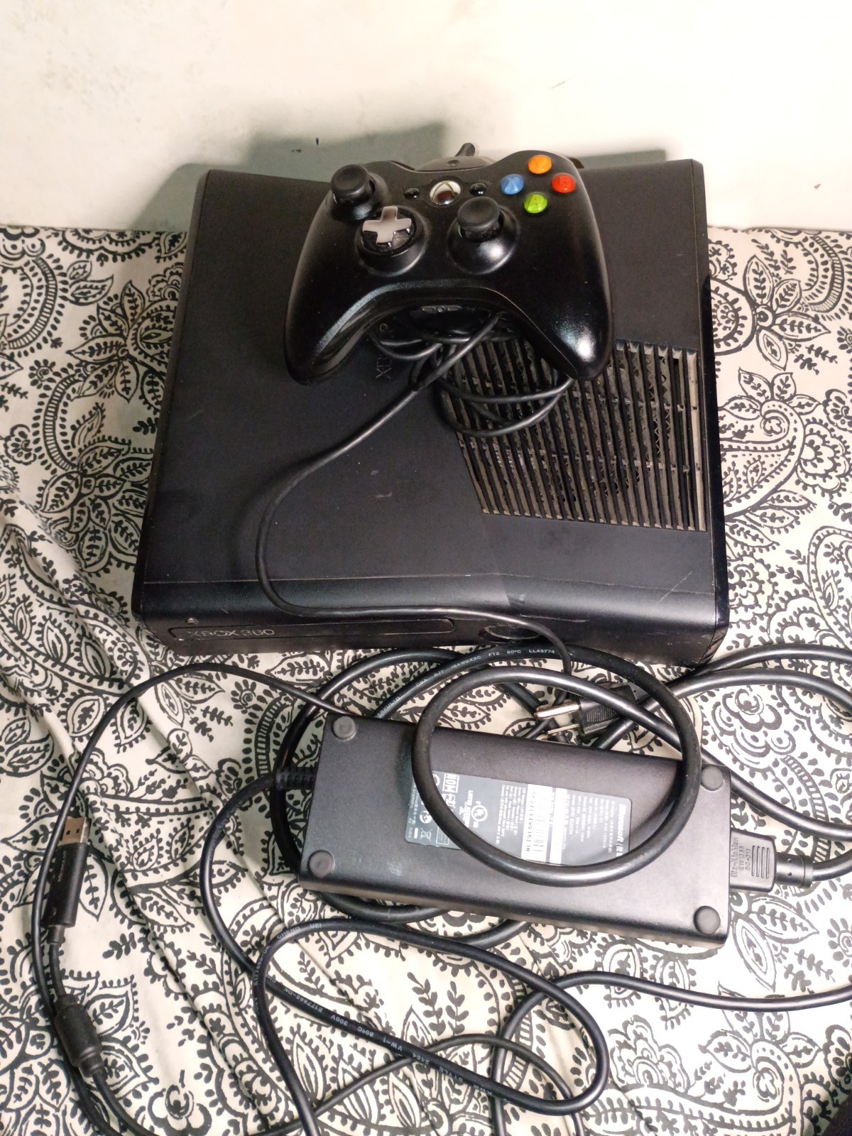 Xbox 360 S Slim Black Model 1439 Console Cords Controller Tested