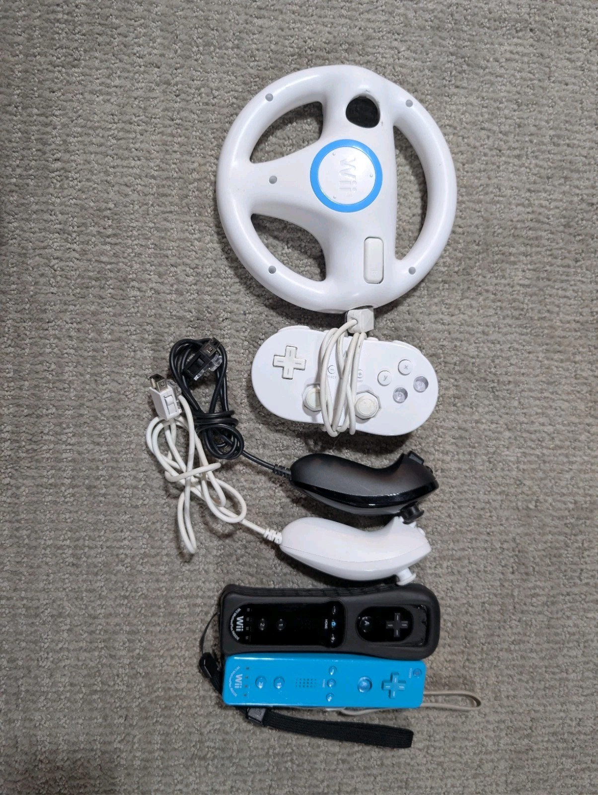 Nintendo Wii Console Bundle w/ Mario Party 9, 2 Wiimotes, GC Card Tested