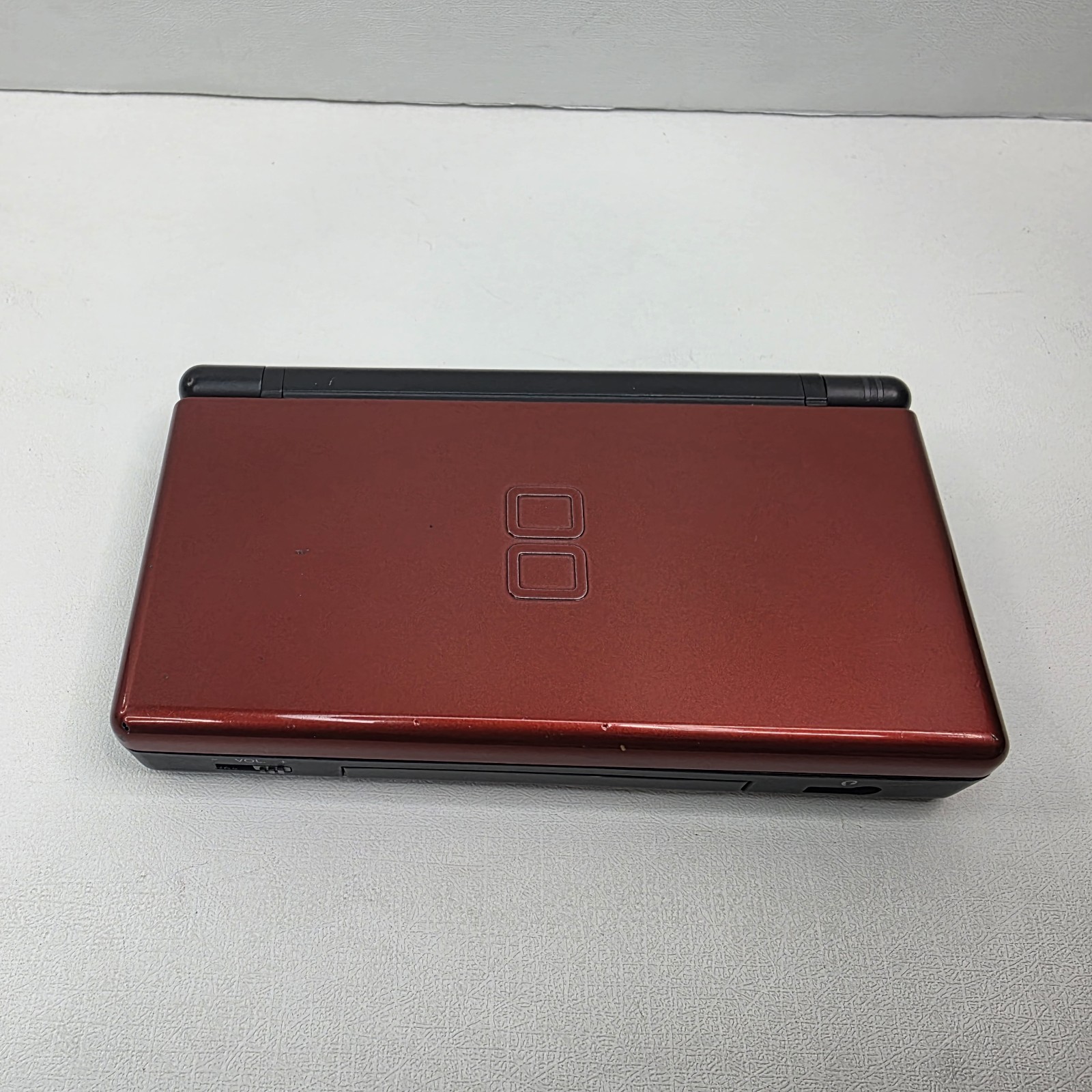 Nintendo DS Lite Crimson Red. Bundle. Games, Carrying Case And Games. Charger