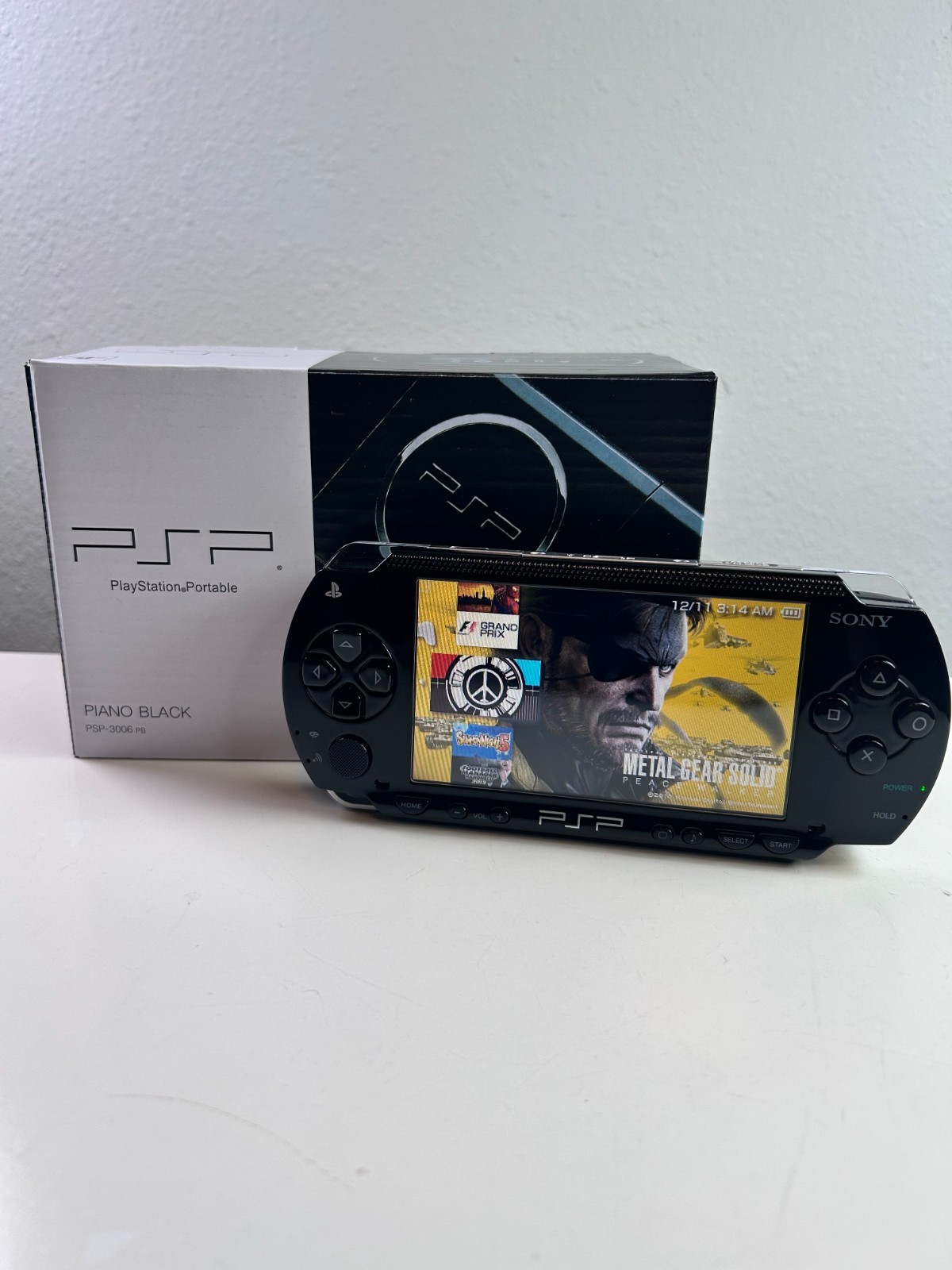 sony psp-1000 Piano black console