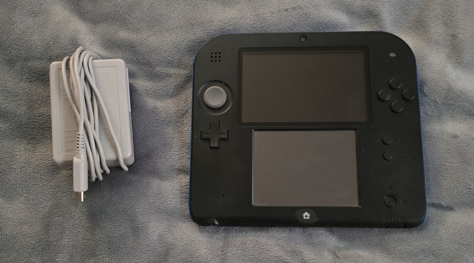 Nintendo 2DS Launch Edition Blue and Black Handheld System – Black/Blue