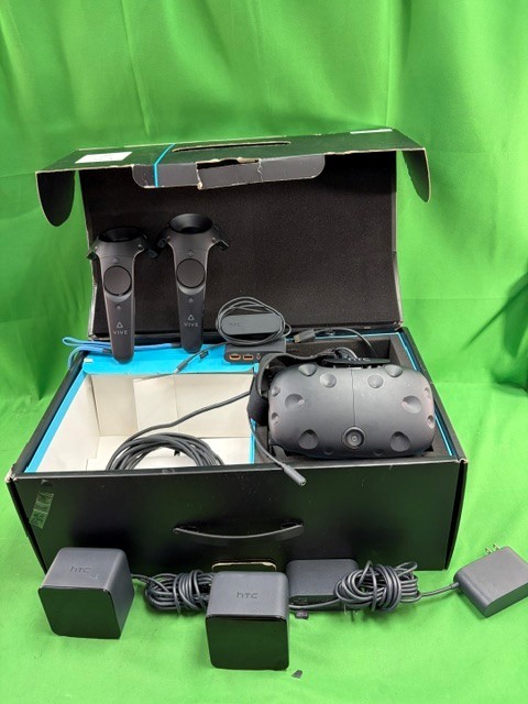 HTC VIVE STEAMVR VIRTUAL REALITY HEADSET TESTED IN BOX (F40044112)