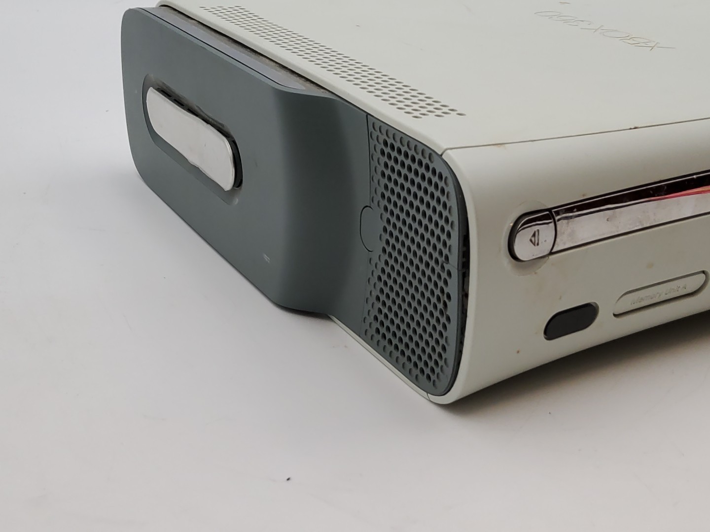 Microsoft Xbox 360 Game Console w 20 GB Hard Drive (Power & Aux Cord