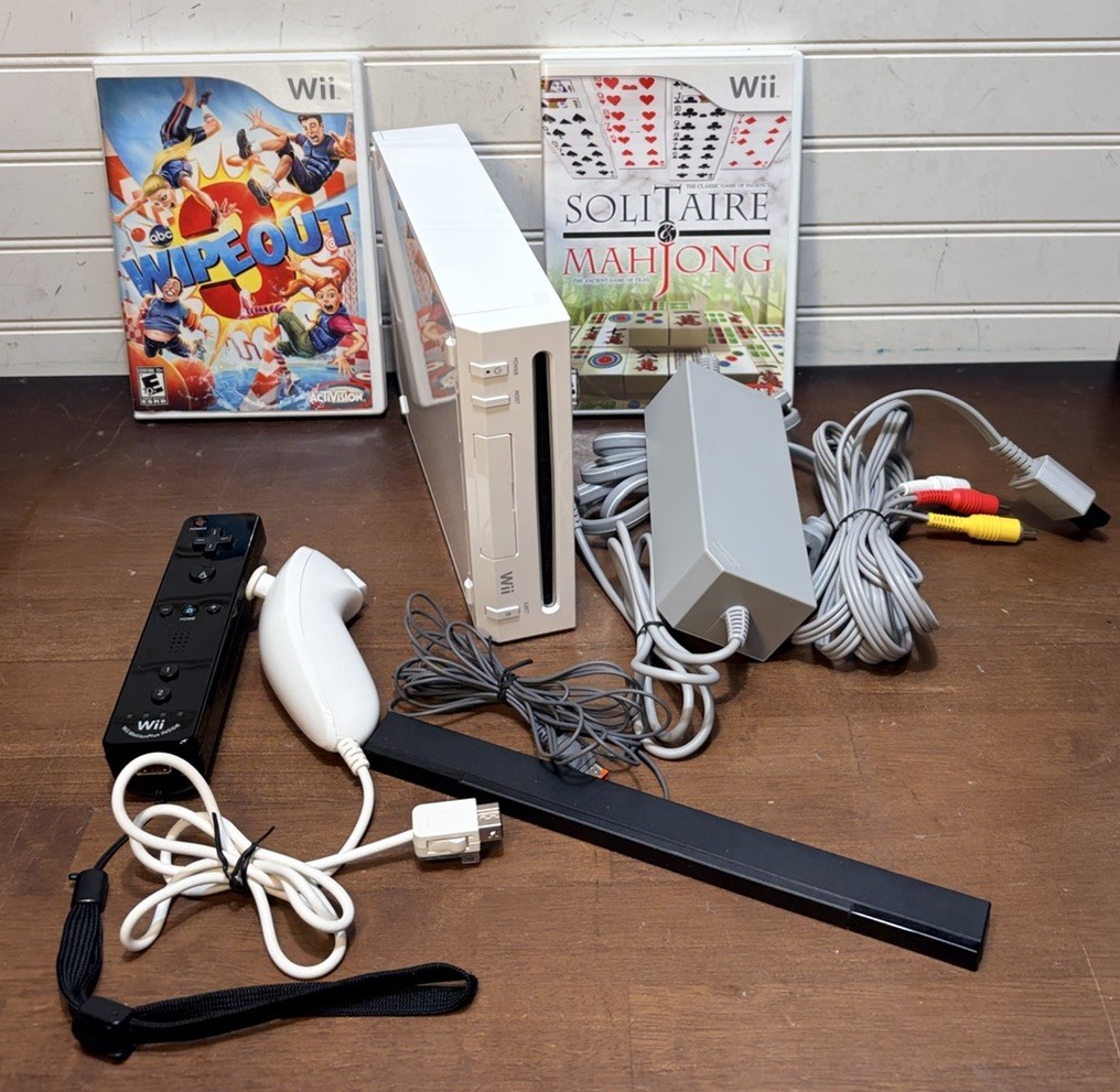 Nintendo Wii Console Bundle RVL-101 W/Motion Plus Controller, Cables & 2 Games