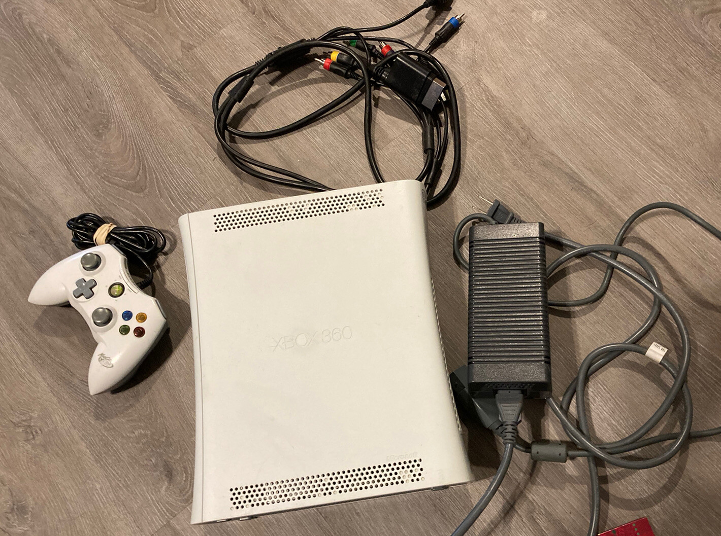 Microsoft Xbox 360 White Console 4GB Core System Controller HDMI