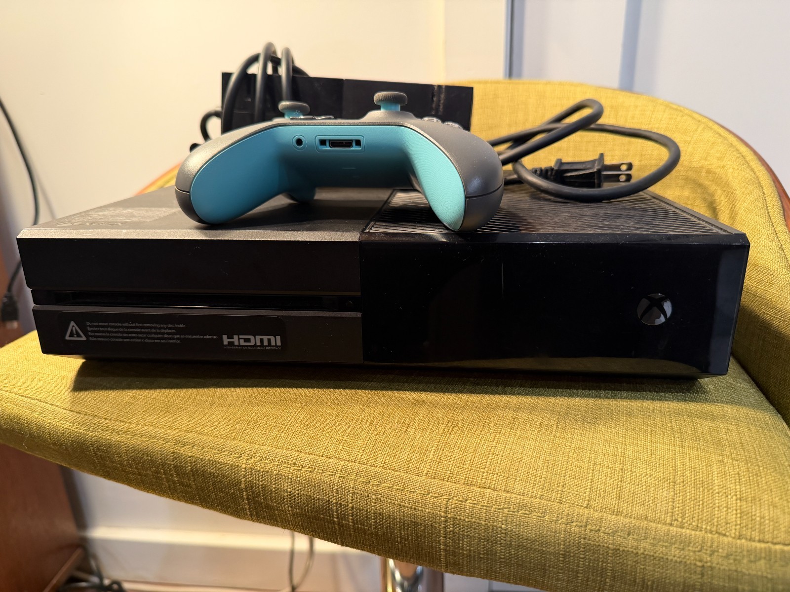 Microsoft Xbox One 1TB Black Console Bundle – Controller + Cables – Tested