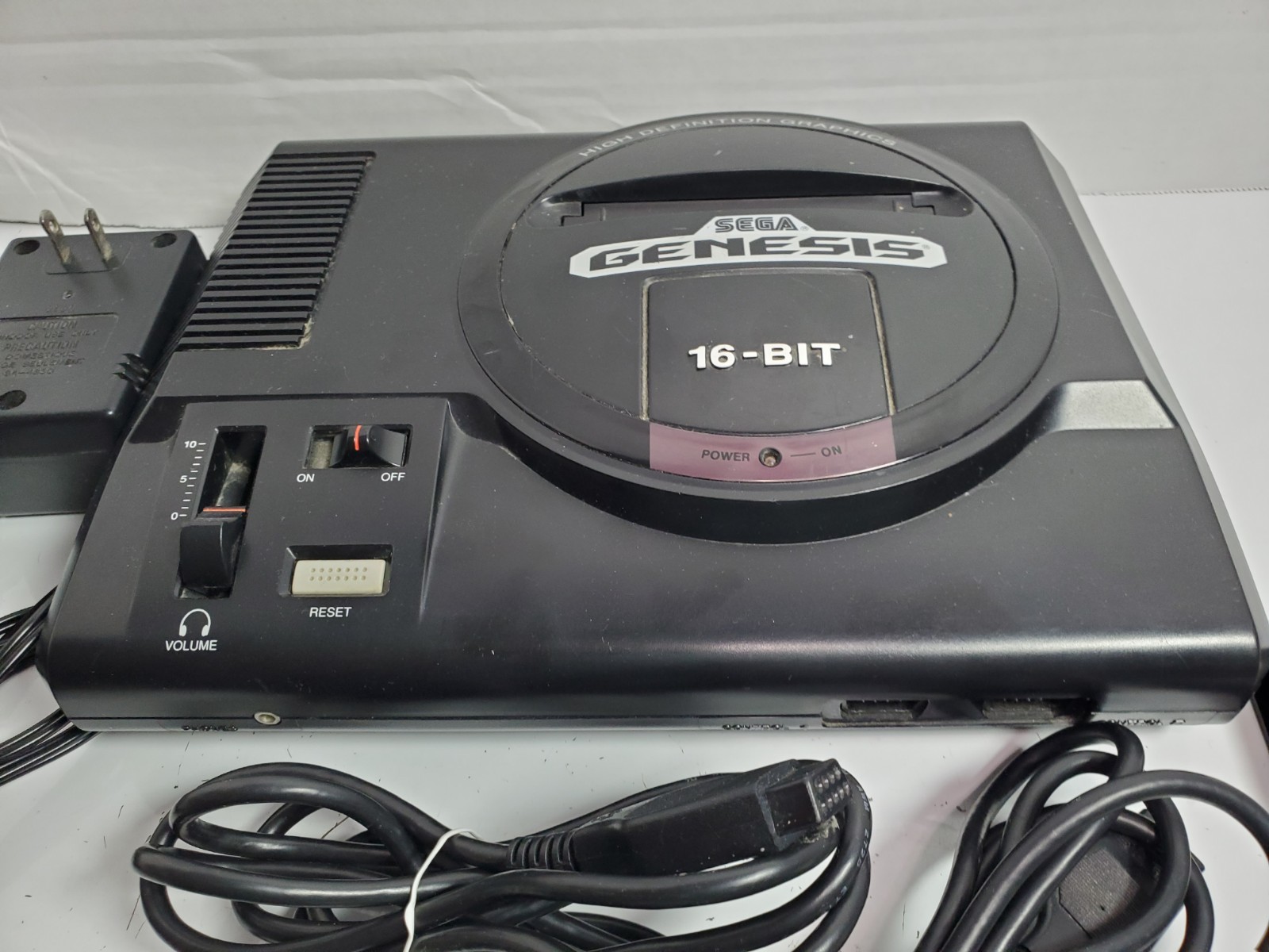 Sega Genesis Model 1601 Console w/ 2x Controllers, Power , AV Cable, 1 Game