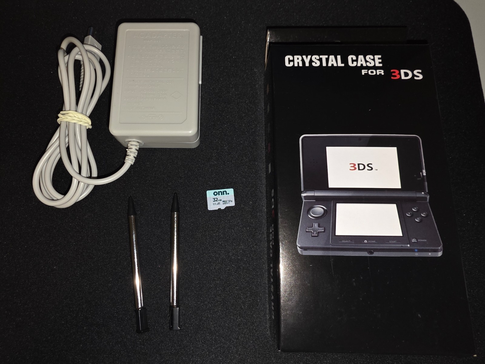 Mint Condition Nintendo 3DS Console w/ Charger, SD, Accessories
