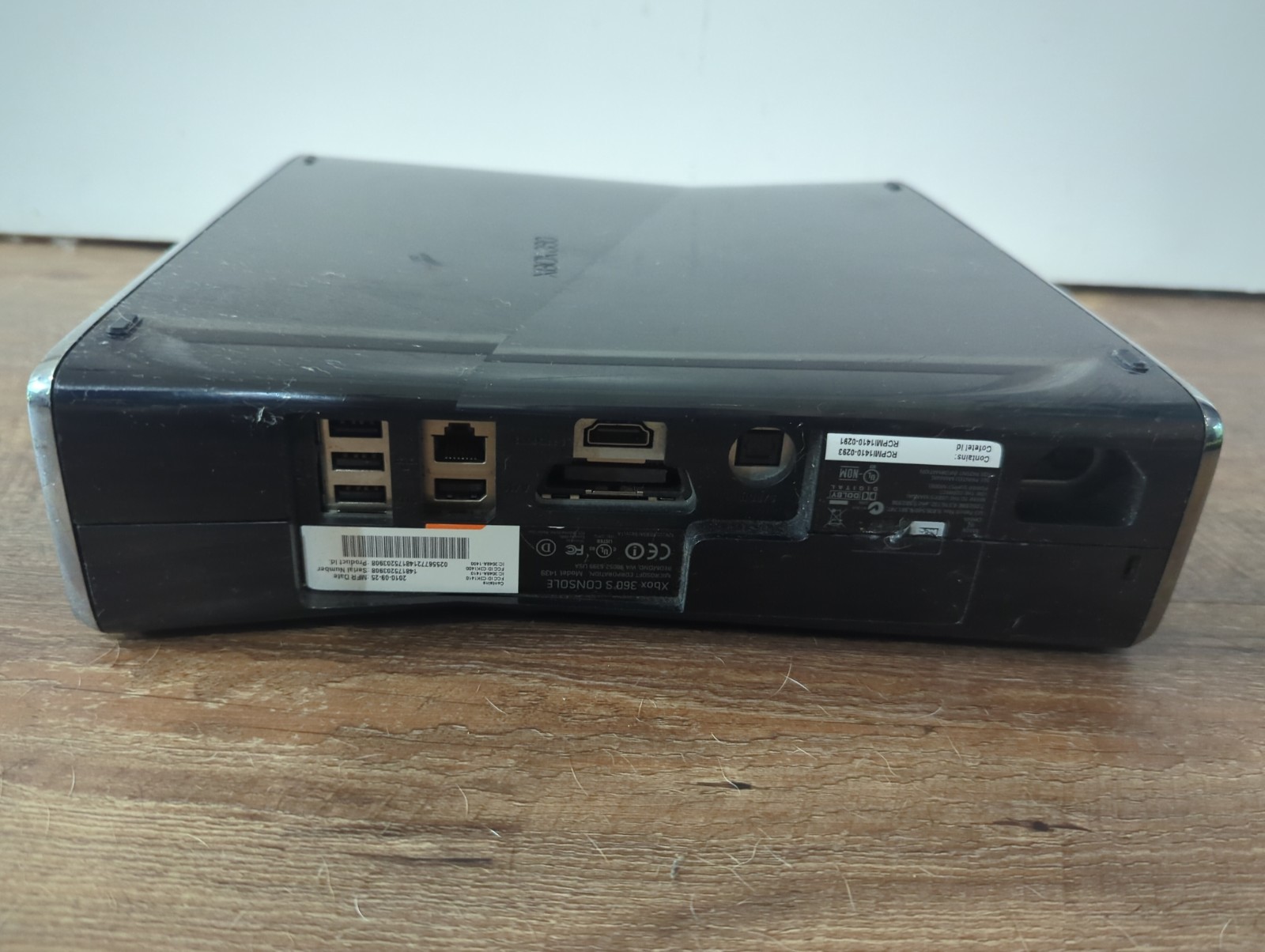 Xbox 360 S Model 1439 Console ONLY No cables, no controllers for parts or repair